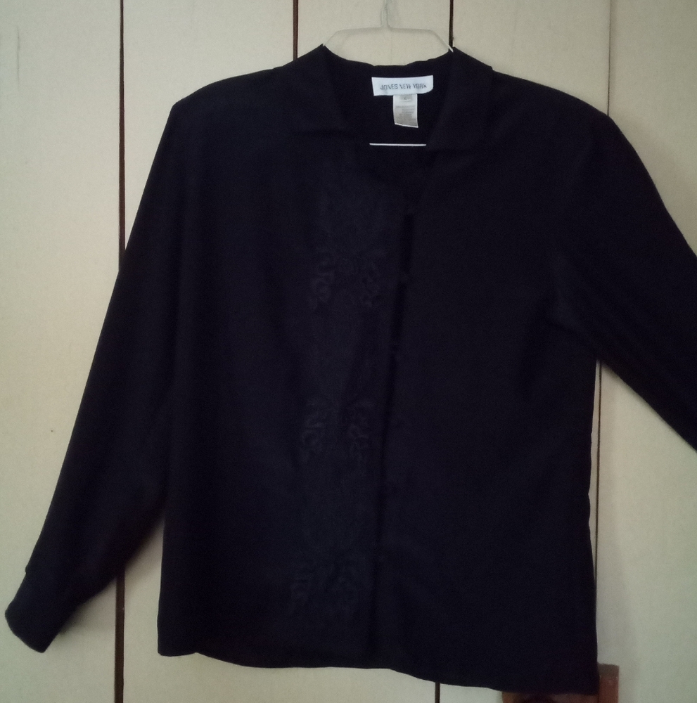 Jones NY Black NO IRON Blouse  Size 6